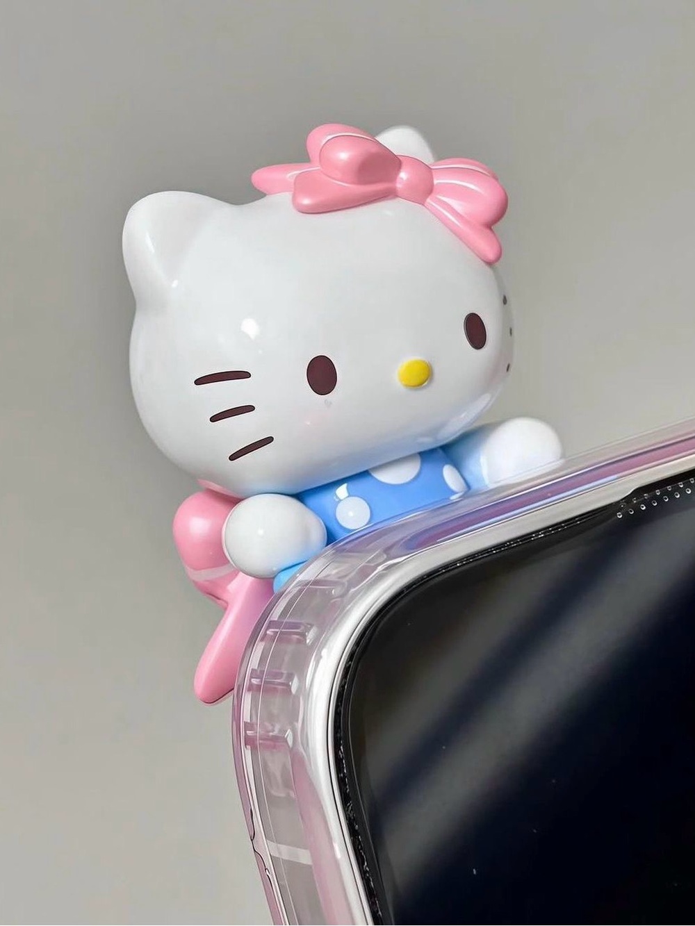 Hello Kitty White & Pink Bow Phone Clip with Blue Polka Dot Outfit